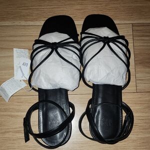 GAP Women's Black Strappy Sandals